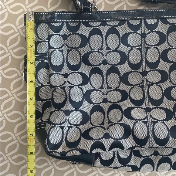 Classic Coach Handbag Purse Great condition - Picture 11 of 11